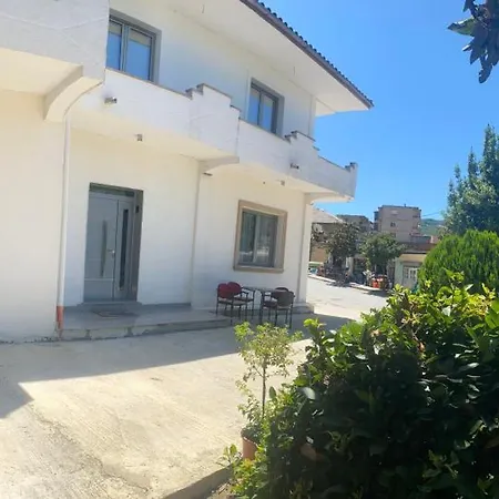 Nuhellari Apartament *