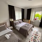 Apartment Nuhellari - Family & Breakfast Near Osumi Canyons Zhaban