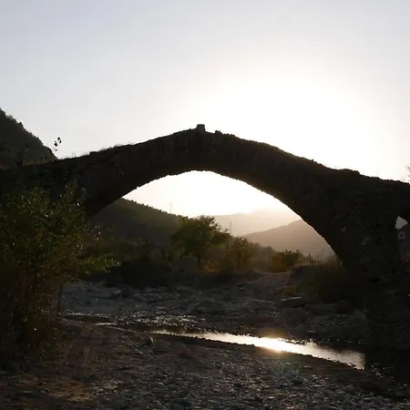 Guest House Nuhellari -Private House Breakfast Osum Canyon Corovode *