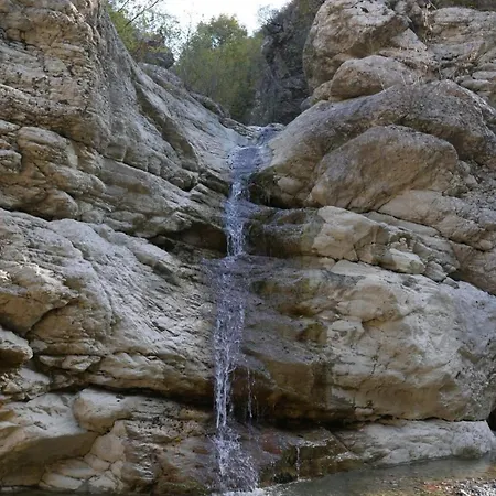 Appartement Guest House Nuhellari -Private House Breakfast Osum Canyon Corovode *