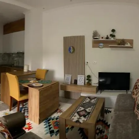 Guest House Nuhellari -Private House Breakfast Osum Canyon Corovode *