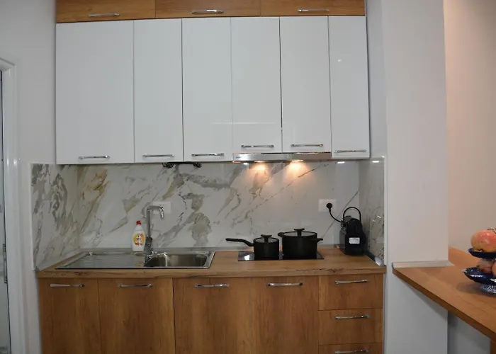 Nuhellari - Quiet Family Near Osumi Canyons * Zhaban