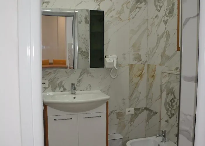 Nuhellari - Quiet Family Near Osumi Canyons Appartamento *